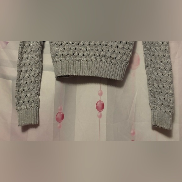 Kids Justice Gray Silver
Tinsel Long Sleeve Crop Knit
Sweater Size 12 - Picture 7 of 7